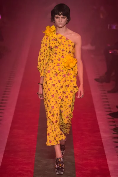 Look 4